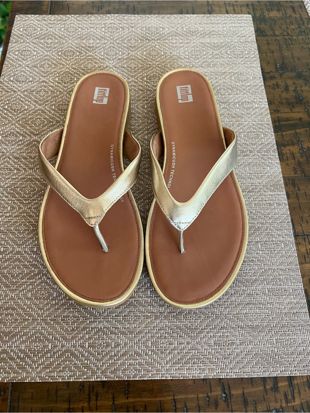 FitFlop GRACIE Women's Sz 9 US
Leather Flip Flops